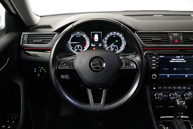 Škoda Superb - fotka 18 z 28