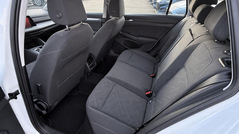 Volkswagen Golf (2023) 2.0TD.,AT,ZÁRUKA,ACC - fotka 14 z 24