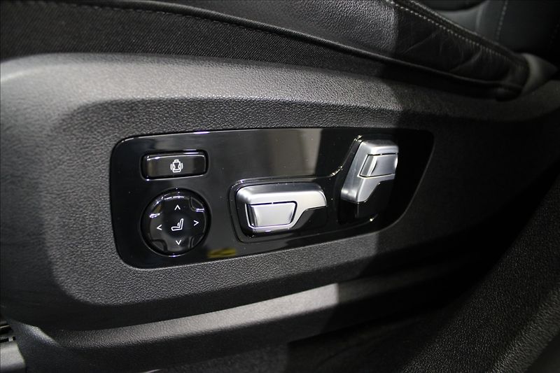 BMW X6 3,0 XDrive M paket, 1.majitel - fotka 34 z 38