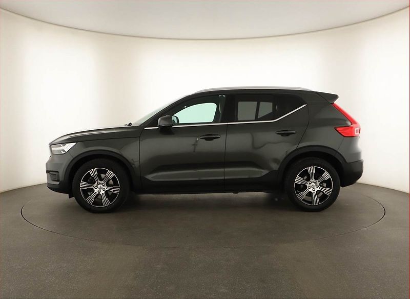Volvo XC40 (2018) Inscription D4 AWD, 4X4 - fotka 3 z 16