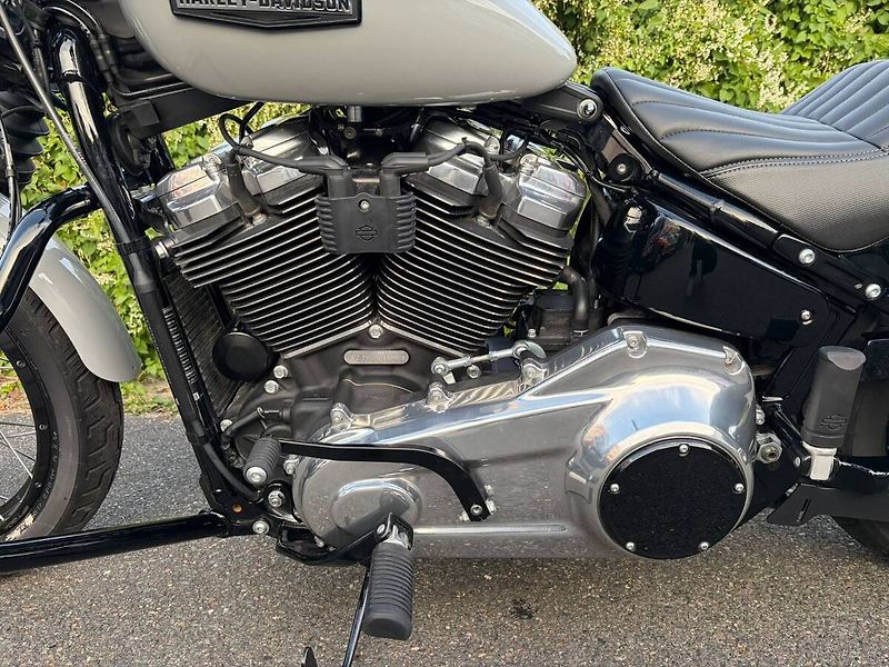 Harley-Davidson FXBBS Street Bob S 114 (2025) FXBBS Street Bob 117cui - fotka 12 z 14