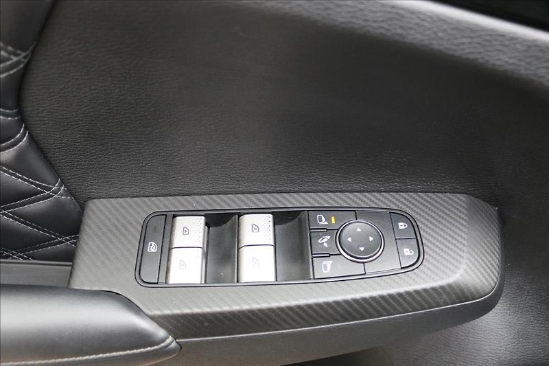 Mitsubishi Outlander 2,4 PHEV, 7míst, Tažné - fotka 14 z 56