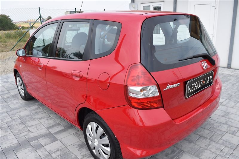 Honda Jazz 1,3 i 57KW NOVÁ STK BEZ KOROZE - fotka 7 z 45