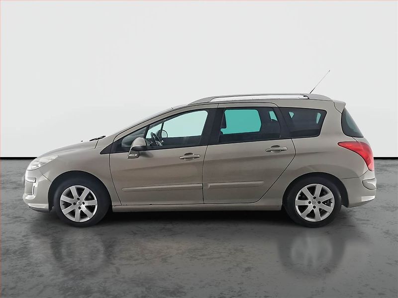 Peugeot 308 (2011) 1.6 HDi, 7 míst, Eko.zaplacen - fotka 3 z 17