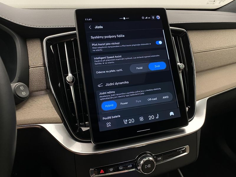 Volvo XC90 (2025) T8 AWD Plug-in DARK ULTRA - fotka 57 z 75