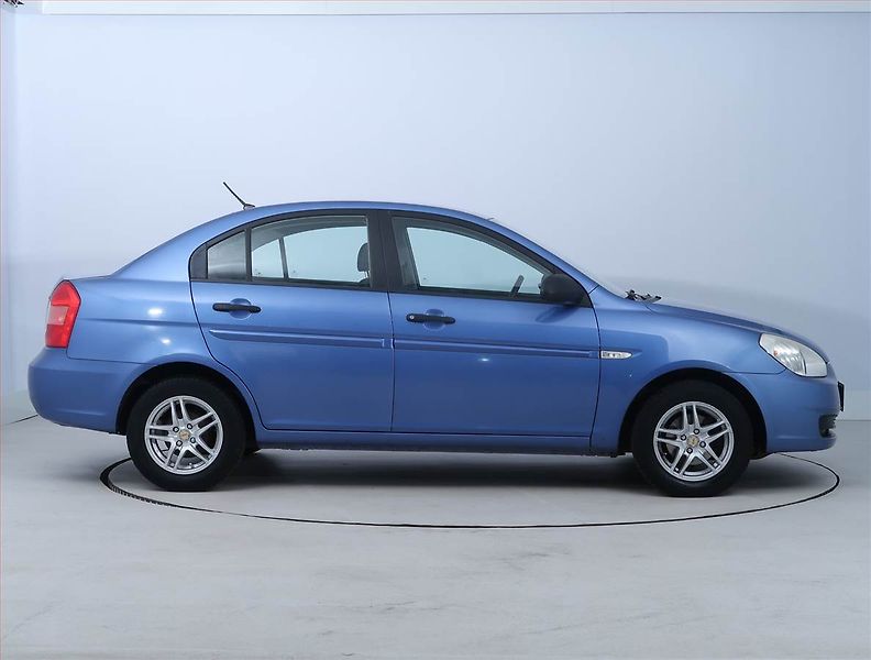 Hyundai Accent (2011) 1.4i, nová STK, jezdí výborně - fotka 6 z 14