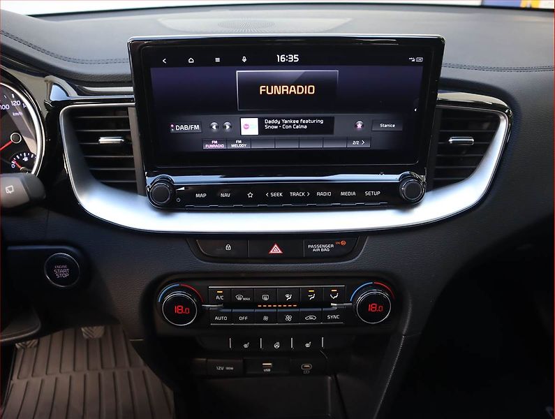 Kia Ceed (2023) 1.5 T-GDI, Serv.kniha, Navi - fotka 12 z 22