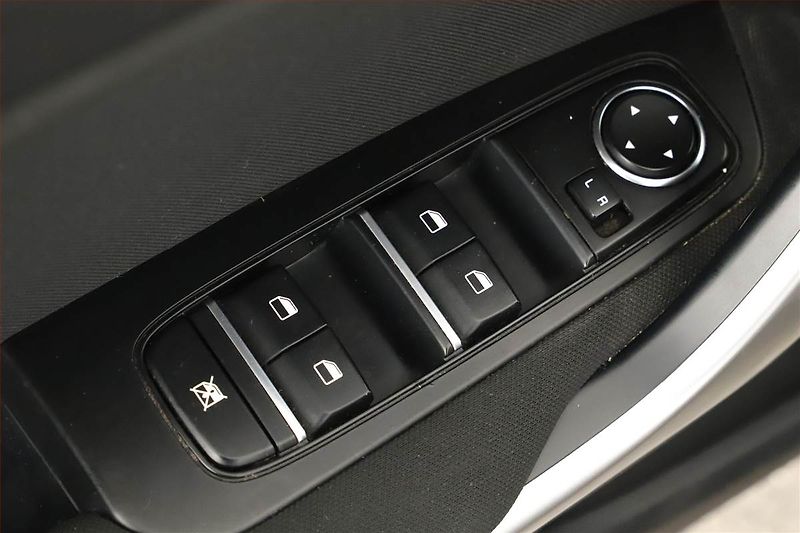 Kia Ceed (2020) 1.4 CVVT, Tempomat - fotka 13 z 16