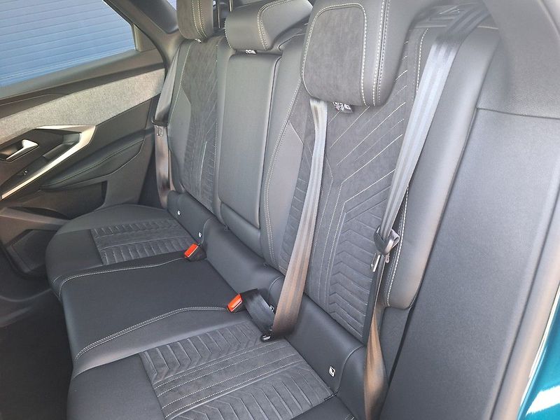 Peugeot 3008 (2026) GT Elektromotor 157 kW / 210 k - fotka 11 z 15