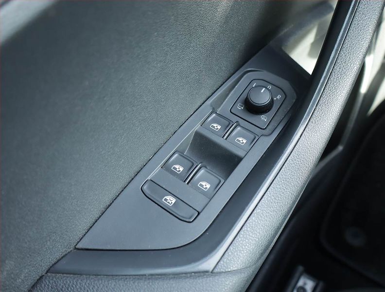 Škoda Karoq (2022) Ambition 2.0 TDI, Automat - fotka 18 z 22