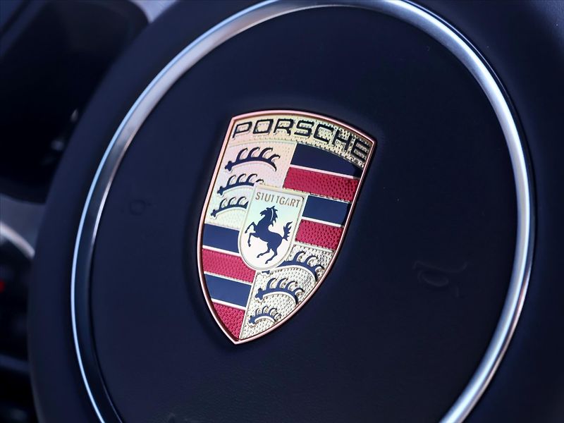 Porsche Cayenne 3,0 EHV 340kW Platinum DPH - fotka 28 z 48