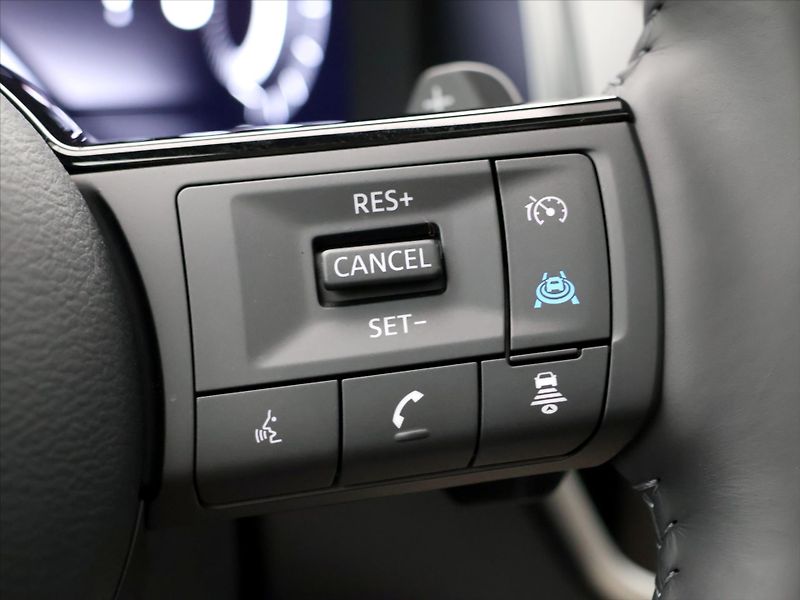 Nissan Qashqai 1,3 DIG-T 116kW Tekna 4WD CZ Z - fotka 29 z 42