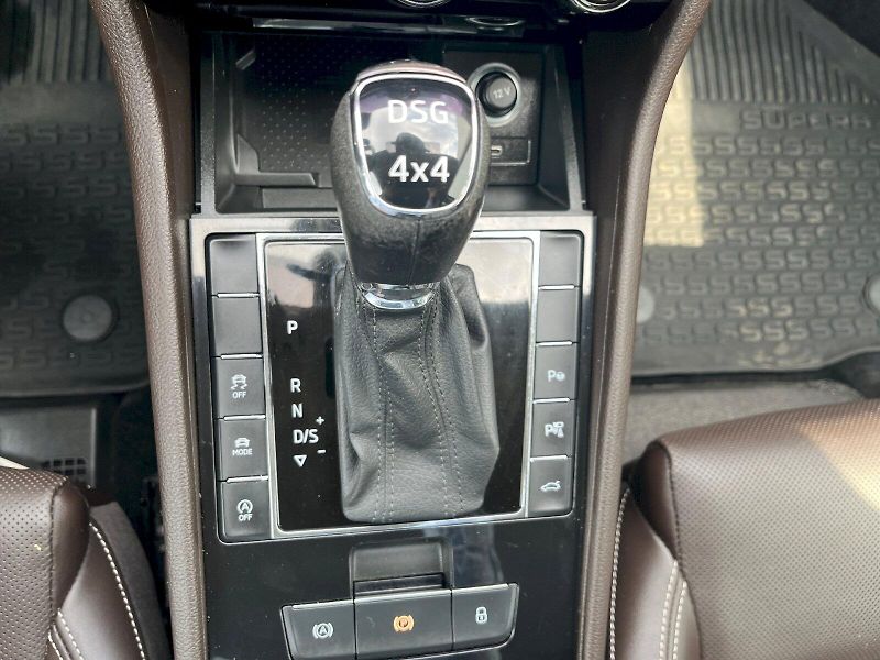 Škoda Superb (2020) 2.0 TDI 147kW L&K 4x4 DSG - fotka 29 z 32
