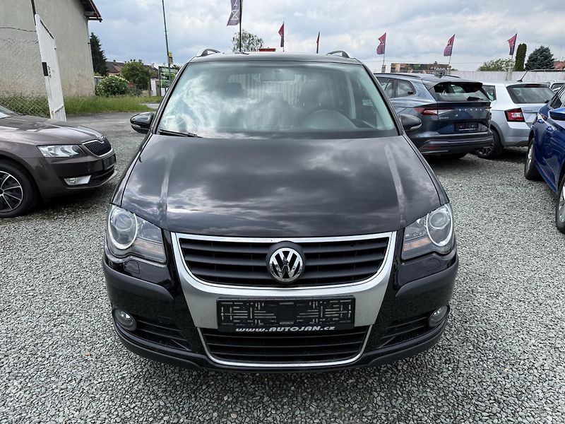 Volkswagen Touran 1.4 TSI DSG CROSS - fotka 2 z 13