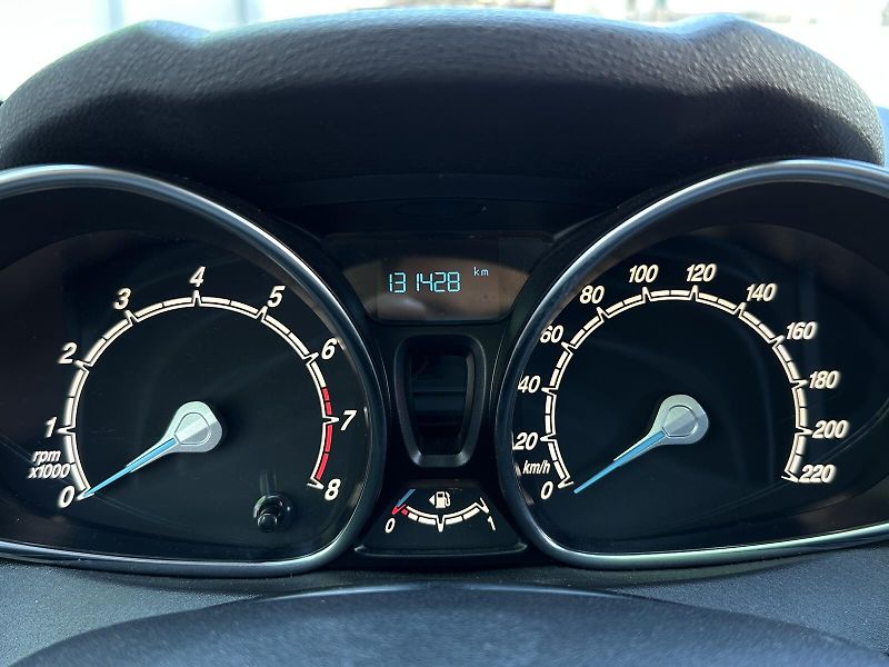 Ford Fiesta 1.0 EB 74kW KLIMA Tempomat PDC - fotka 19 z 37