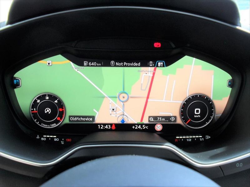 Audi TT 2,0 TDI Ultra 135Kw S-Line LED - fotka 22 z 29