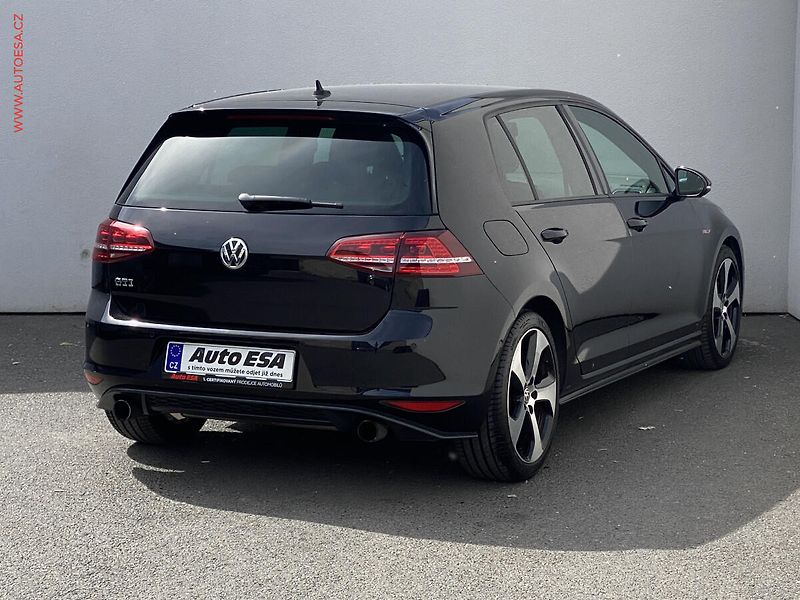 Volkswagen Golf (2014) 2.0 TSi, GTi, bixen, +ALU - fotka 4 z 19