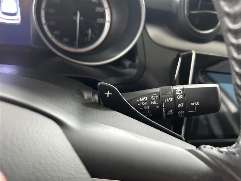 Suzuki Swift 1,2   HYBRID,AUTOMAT,1.MAJ,ČR - fotka 12 z 26