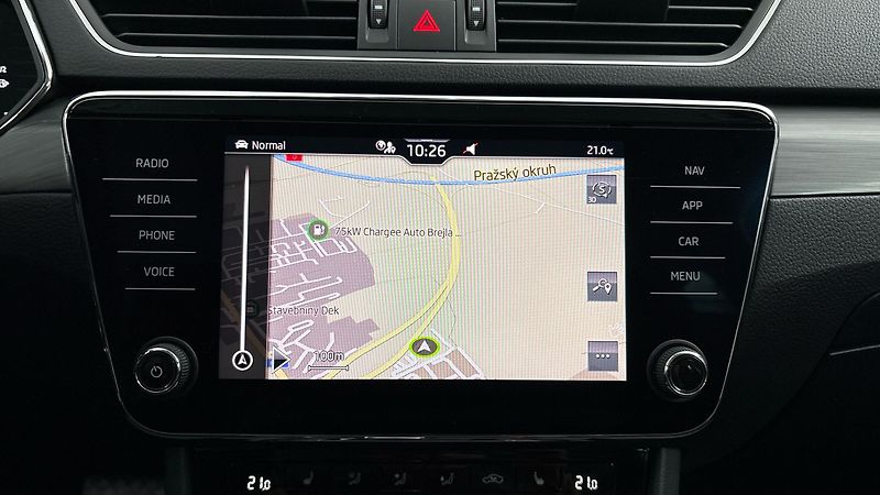 Škoda Superb 2.0 TDI DSG 4x4 Style Combi - fotka 29 z 31