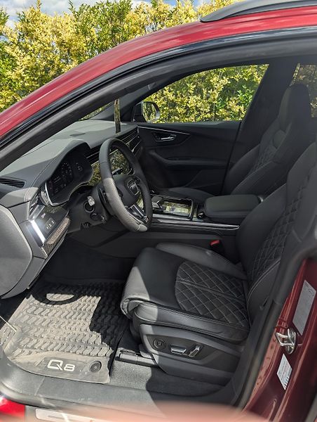 Audi SQ8 (2021) 4,0 TDI 320kW - fotka 8 z 9