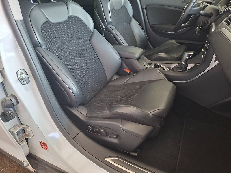 Citroën C5 (2011) TOURER 2.0HDi 120kW AUT - fotka 24 z 49