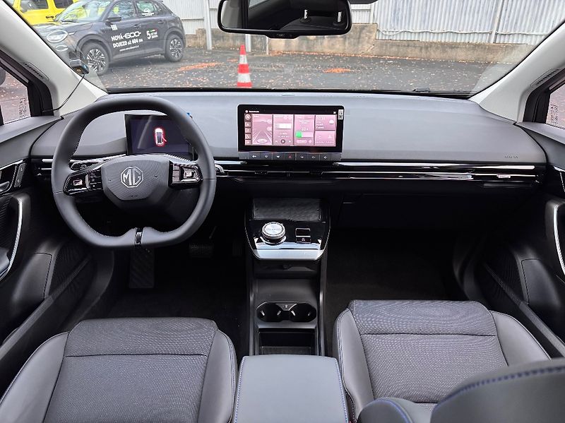 MG MG4 (2025) Electric Exclusive (64 kWh) - fotka 19 z 39