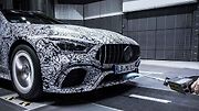 Maskovaný prototyp čtyřdveřového Mercedesu-AMG GT.