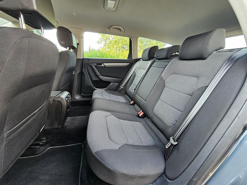 Volkswagen Passat 2.0 TDI 103kW,TEMPOMAT,SERVIS - fotka 35 z 50