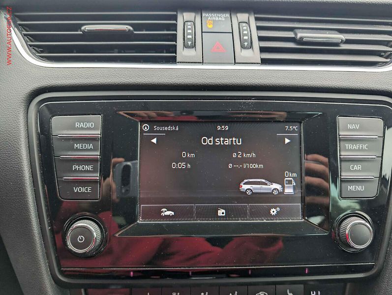 Škoda Octavia (2015) 1.4 TSi, Elegance, DSG, +kola - fotka 17 z 22