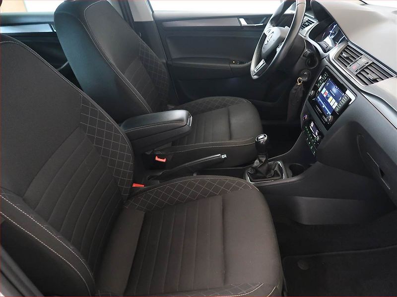 Škoda Rapid (2019) 1.0 TSI, Serv.kniha, Navi - fotka 9 z 15