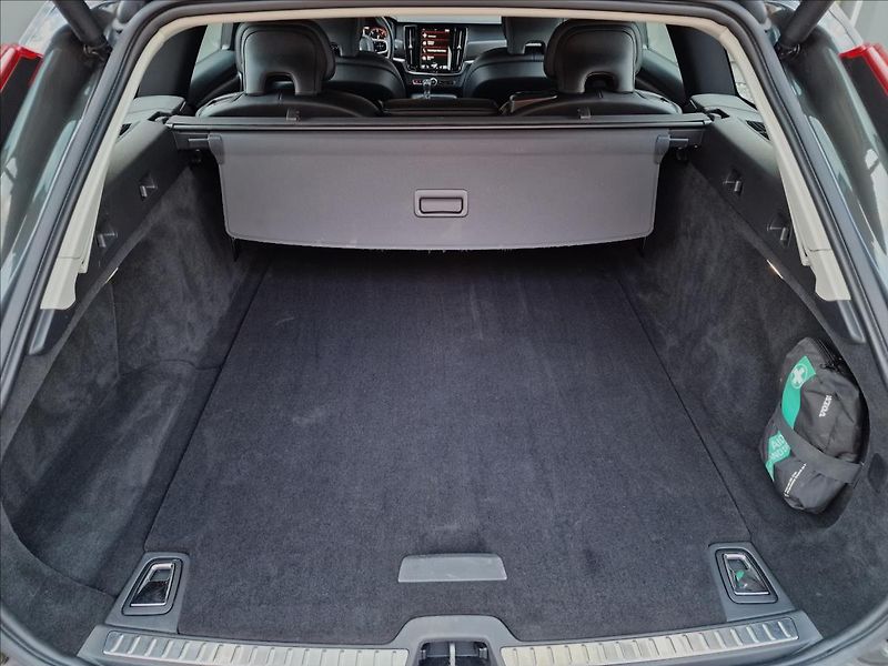 Volvo V90 D4 AWD Cross Country,ČR,1.Maj - fotka 16 z 50