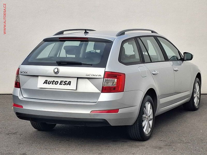 Škoda Octavia (2014) 2.0 TDi, ČR, Elegance - fotka 4 z 18