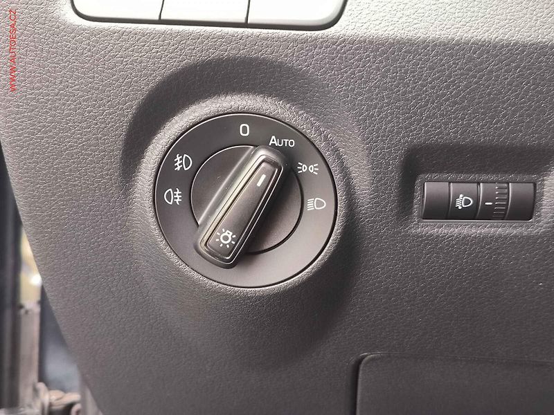 Škoda Fabia (2016) 1.2TSi, 1.maj,ČR, AC, výhřev - fotka 16 z 19
