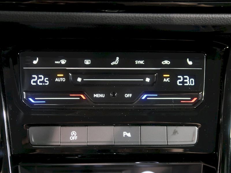Volkswagen Touran (2023) HIGHLINE 2.0TDI DSG - fotka 29 z 37