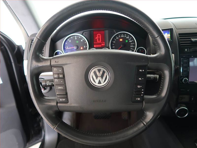 Volkswagen Touareg (2008) 3.0 TDI, 4X4, Automat, Navi - fotka 15 z 17