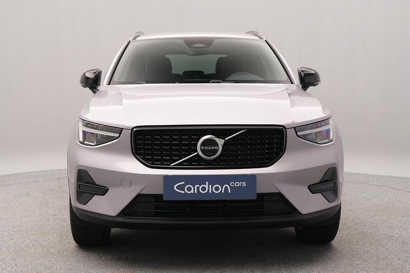 Volvo XC40 (2026) B3 AUT DARK PLUS - fotka 15 z 23