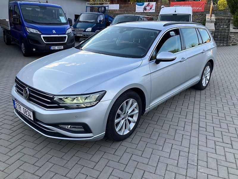 Volkswagen Passat Variant (2020) 2.0TDI 110kW DSG EL.TZ,NAVI - fotka 8 z 28