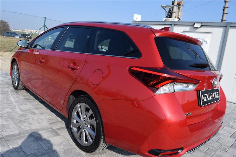 Toyota Auris 1,2 i 85KW XENONY AUTOMAT ALU - fotka 7 z 55