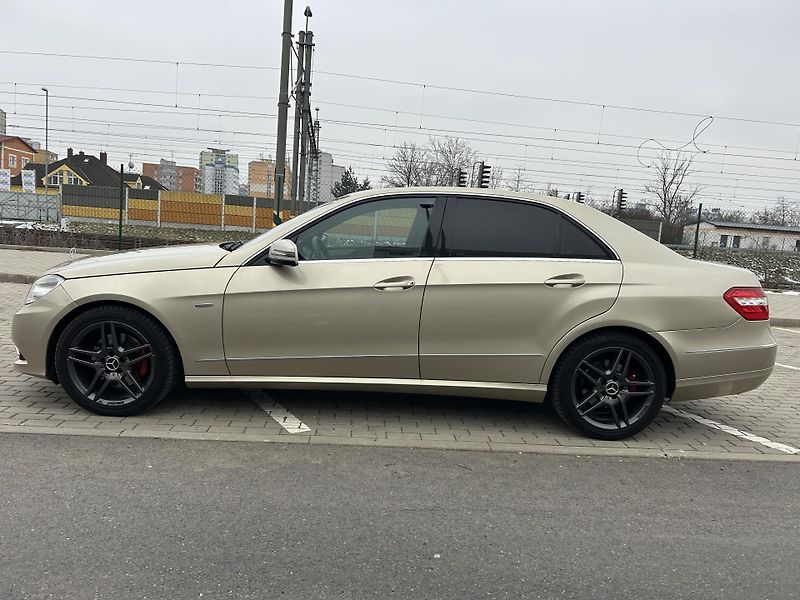 Mercedes-Benz Třídy E E350 CDI BlueEFFICIENCY 4Matic - fotka 5 z 45