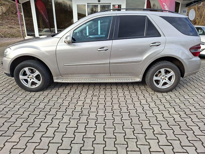 Mercedes-Benz Třídy M (2007) 320CDI 165kW 4MATIC - fotka 5 z 35