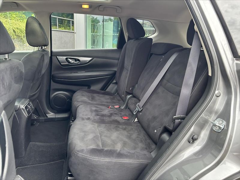 Nissan X-Trail 1,6 D PLNÝ SERVIS 360° PANORAM - fotka 14 z 44