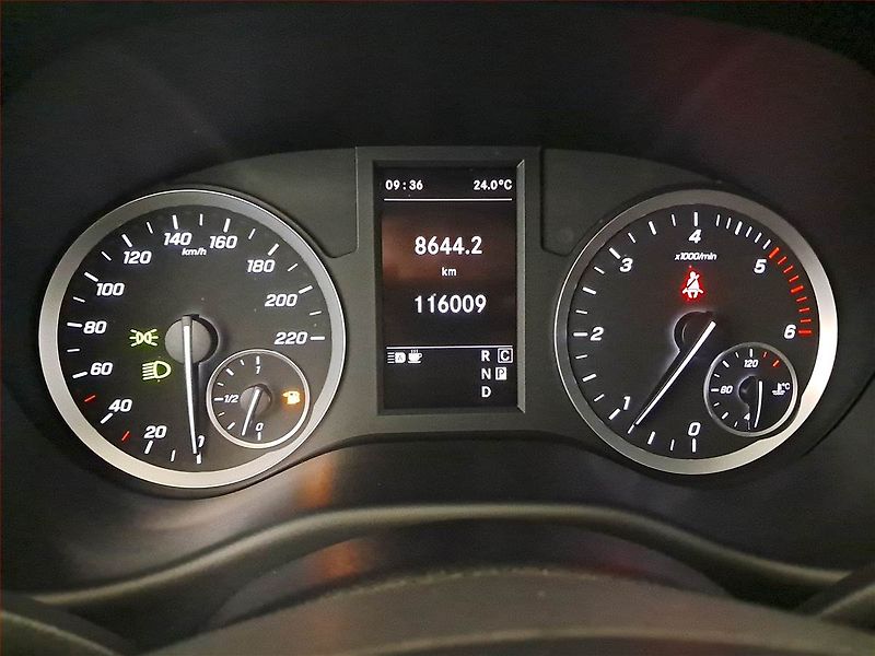 Mercedes-Benz Vito (2021) Select 124 CDI 4x4, Bus, 8Míst - fotka 11 z 19