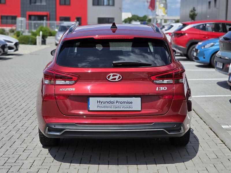 Hyundai i30 (2024) 1,5i 70kW WG STYLE - fotka 4 z 16