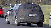 Maskovaný prototyp malého SUV Hyundai Kona.
