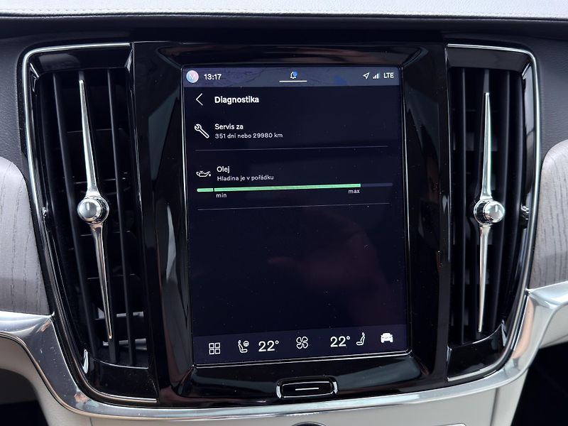 Volvo V90 T8 AWD ULTRA *VZDUCH* + kola - fotka 42 z 60