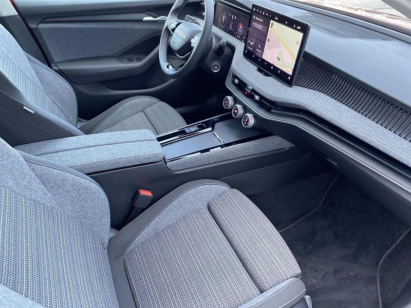 Škoda Superb (2025) Combi 1.5 TSI DSG Selection - fotka 10 z 38