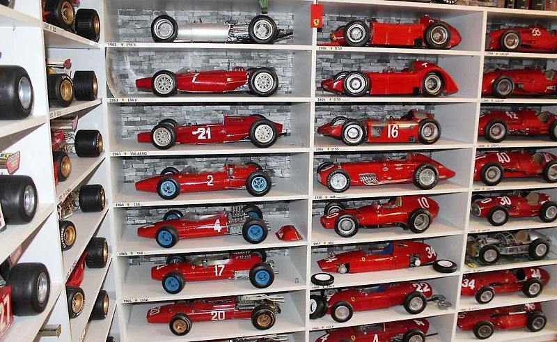 Sbírka papírových modelů monopostů F1 Ferrari Milana Pauluse