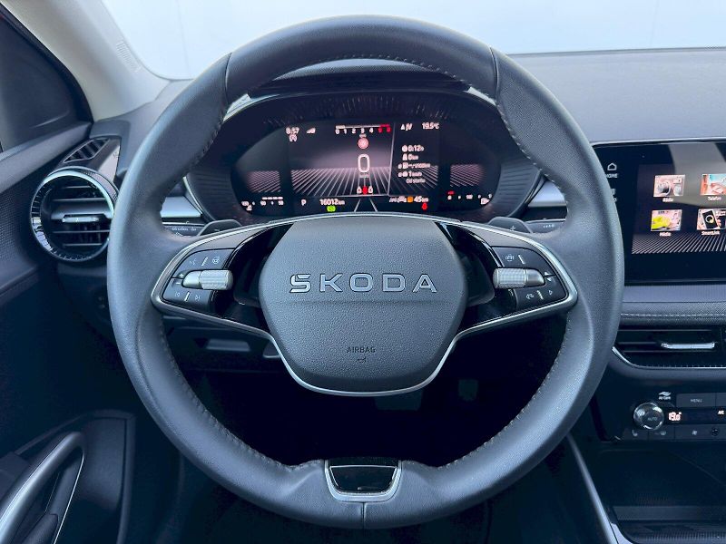 Škoda Fabia (2025) 1.0 TSI 85kW DSG Top Selection - fotka 7 z 35