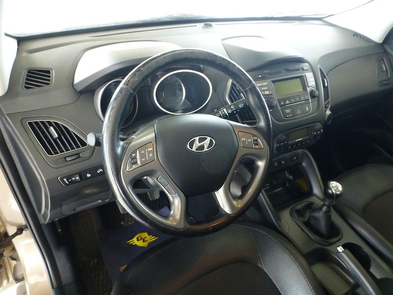 Hyundai ix35 (2015) 2,0i-122KW!!!*4X4*VYHŘ.SED**ČR - fotka 11 z 27