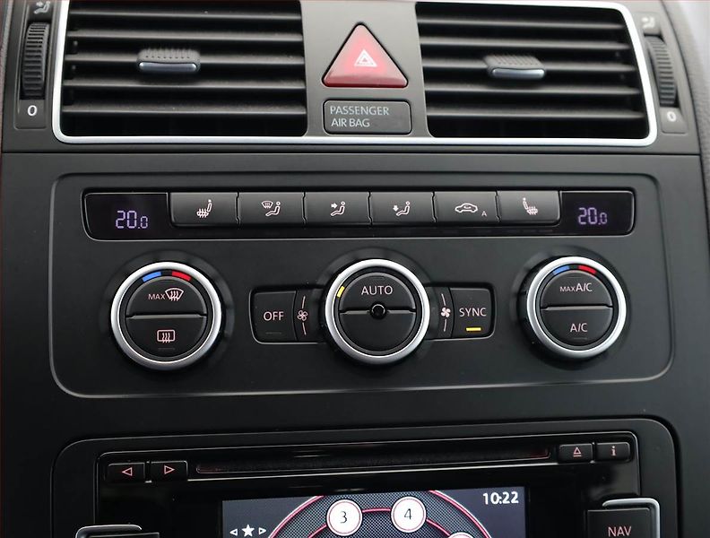 Volkswagen Touran (2013) 1.6 TDI, Automat, Serv.kniha - fotka 14 z 19